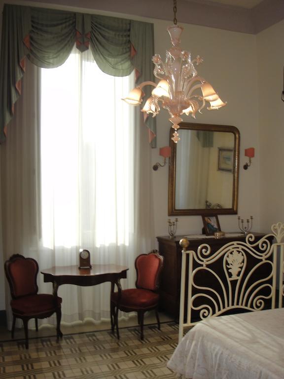 Antica Dimora Villa Della Lupa เลชเช ห้อง รูปภาพ
